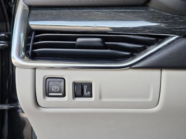 2022 Cadillac XT4 Premium Luxury