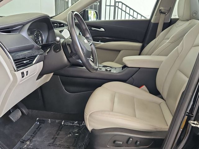2022 Cadillac XT4 Premium Luxury