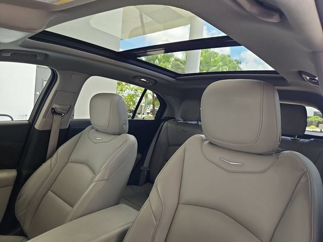 2022 Cadillac XT4 Premium Luxury