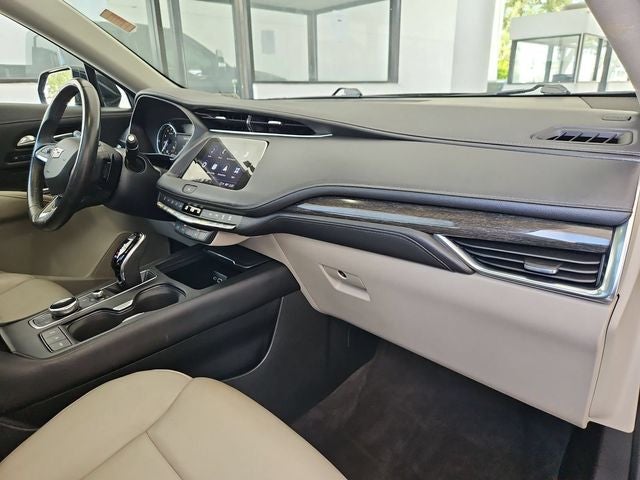 2022 Cadillac XT4 Premium Luxury