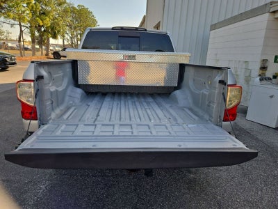 2017 Nissan Titan SV