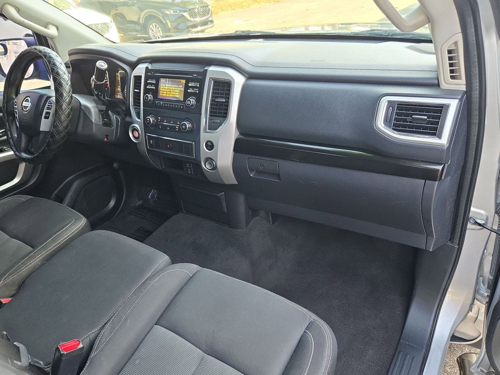 2017 Nissan Titan SV