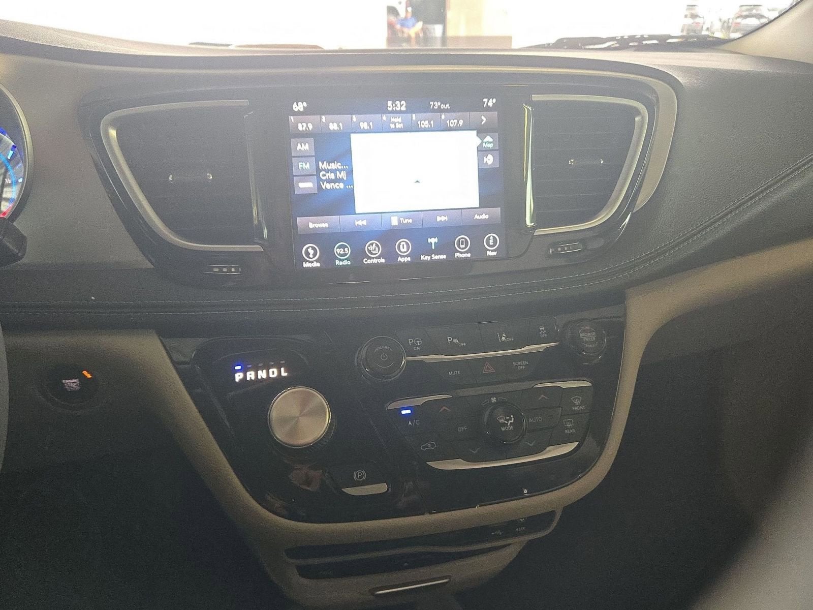 2018 Chrysler Pacifica Hybrid Limited