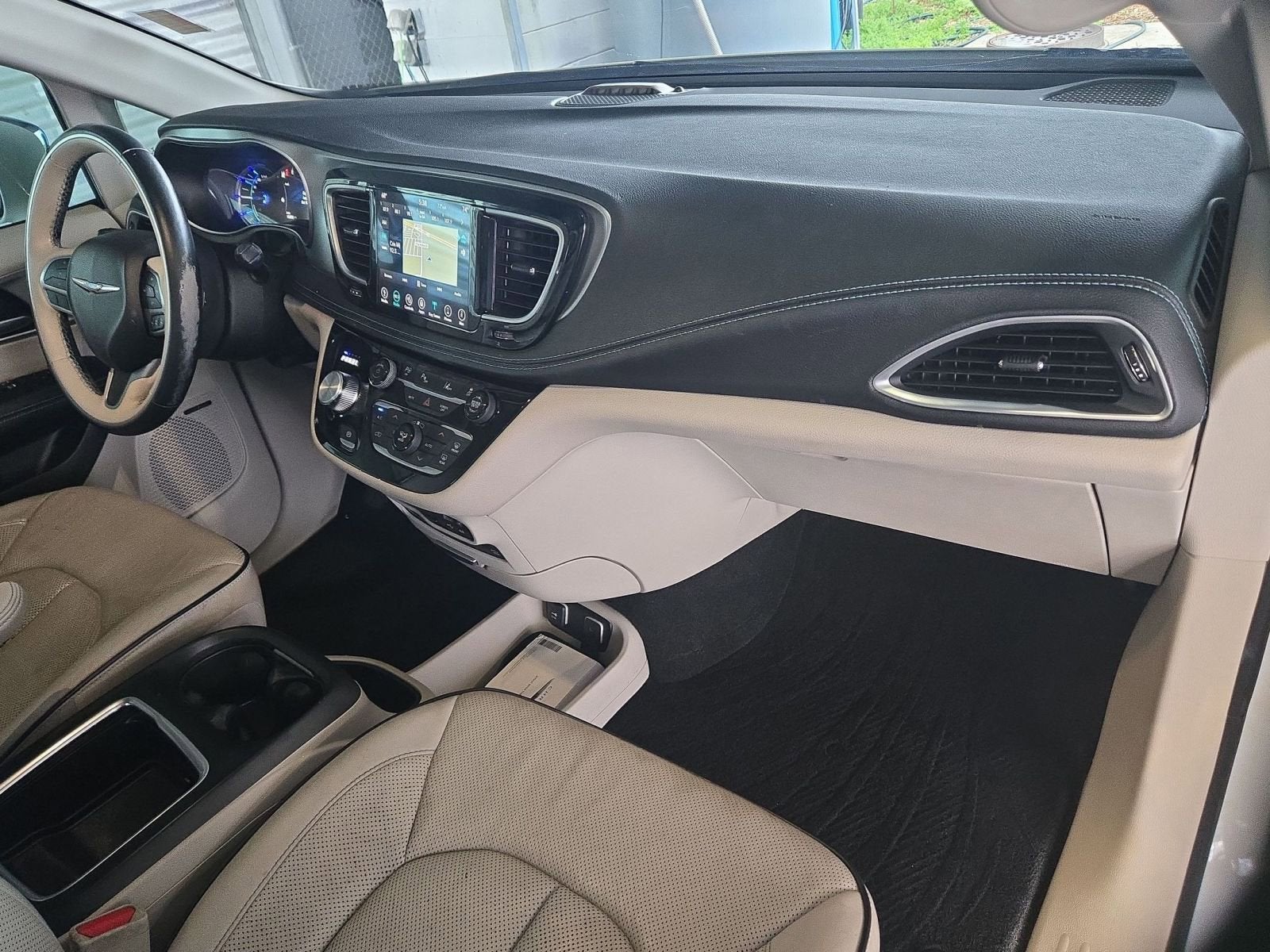 2018 Chrysler Pacifica Hybrid Limited