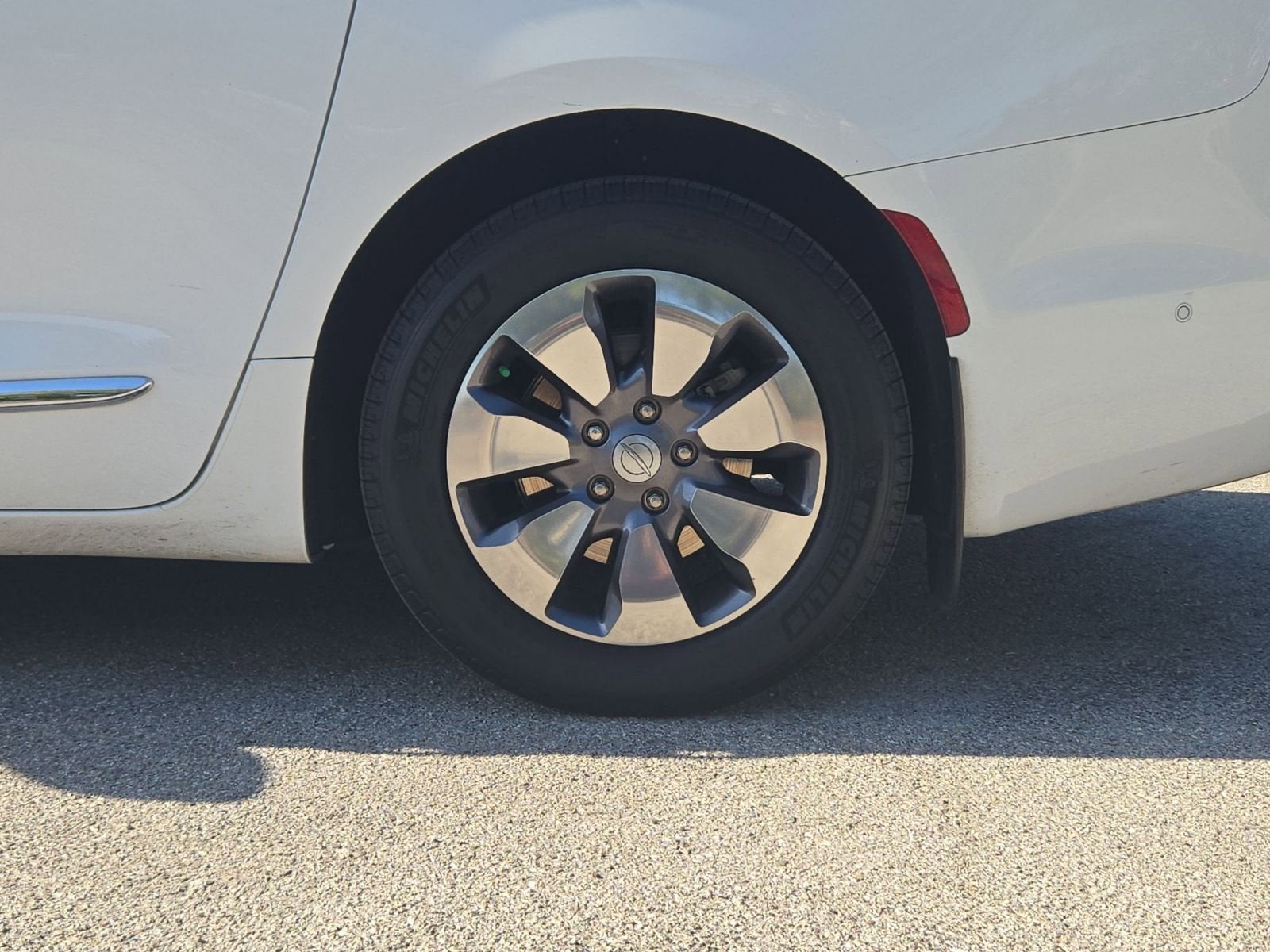 2018 Chrysler Pacifica Hybrid Limited