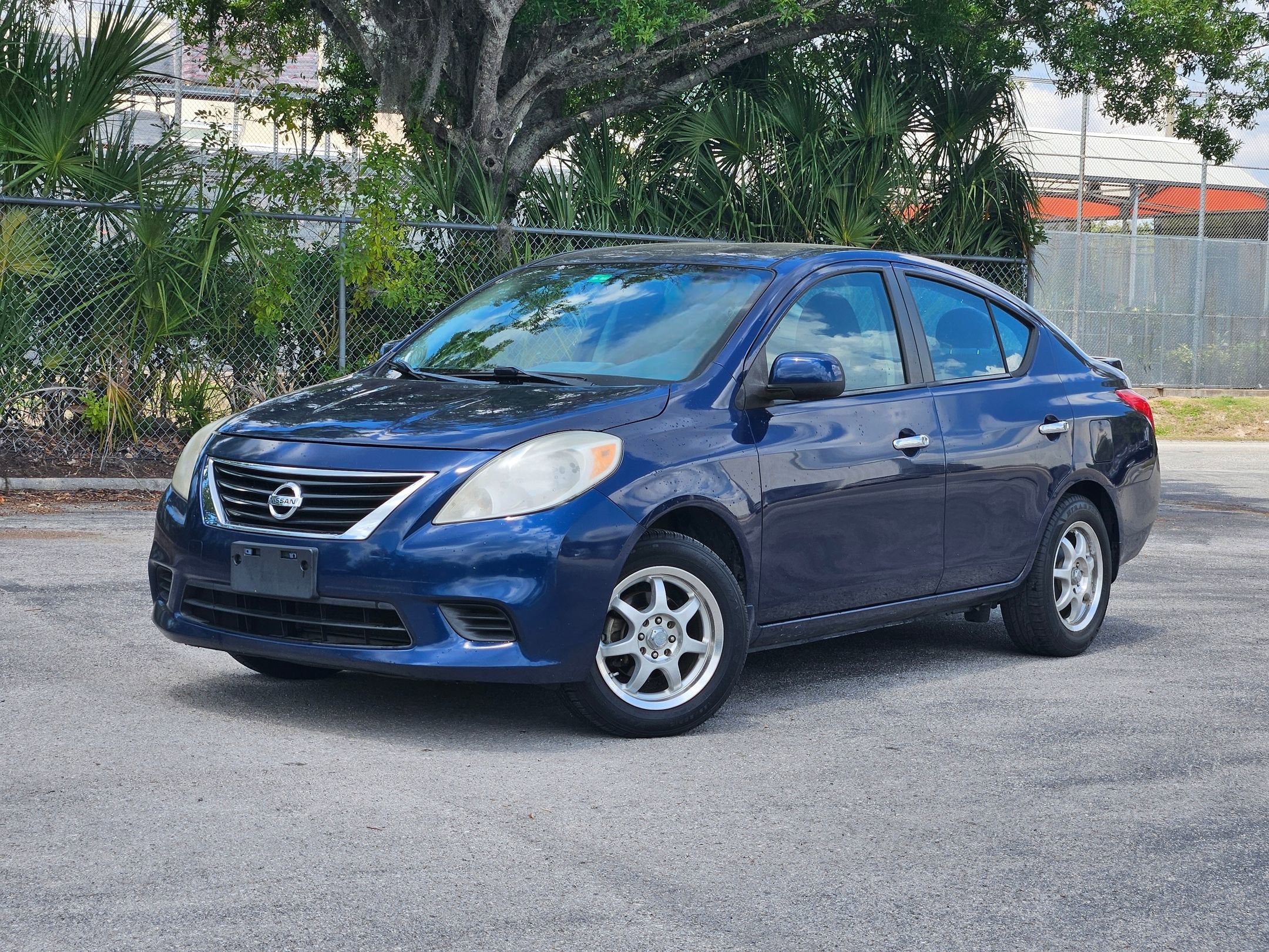 2013 Nissan Versa 1.6 SV