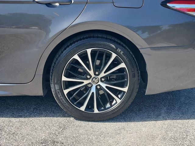 2020 Toyota Camry Hybrid SE