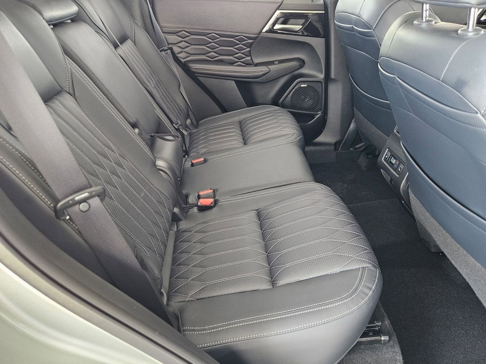 2025 Mitsubishi Outlander SEL
