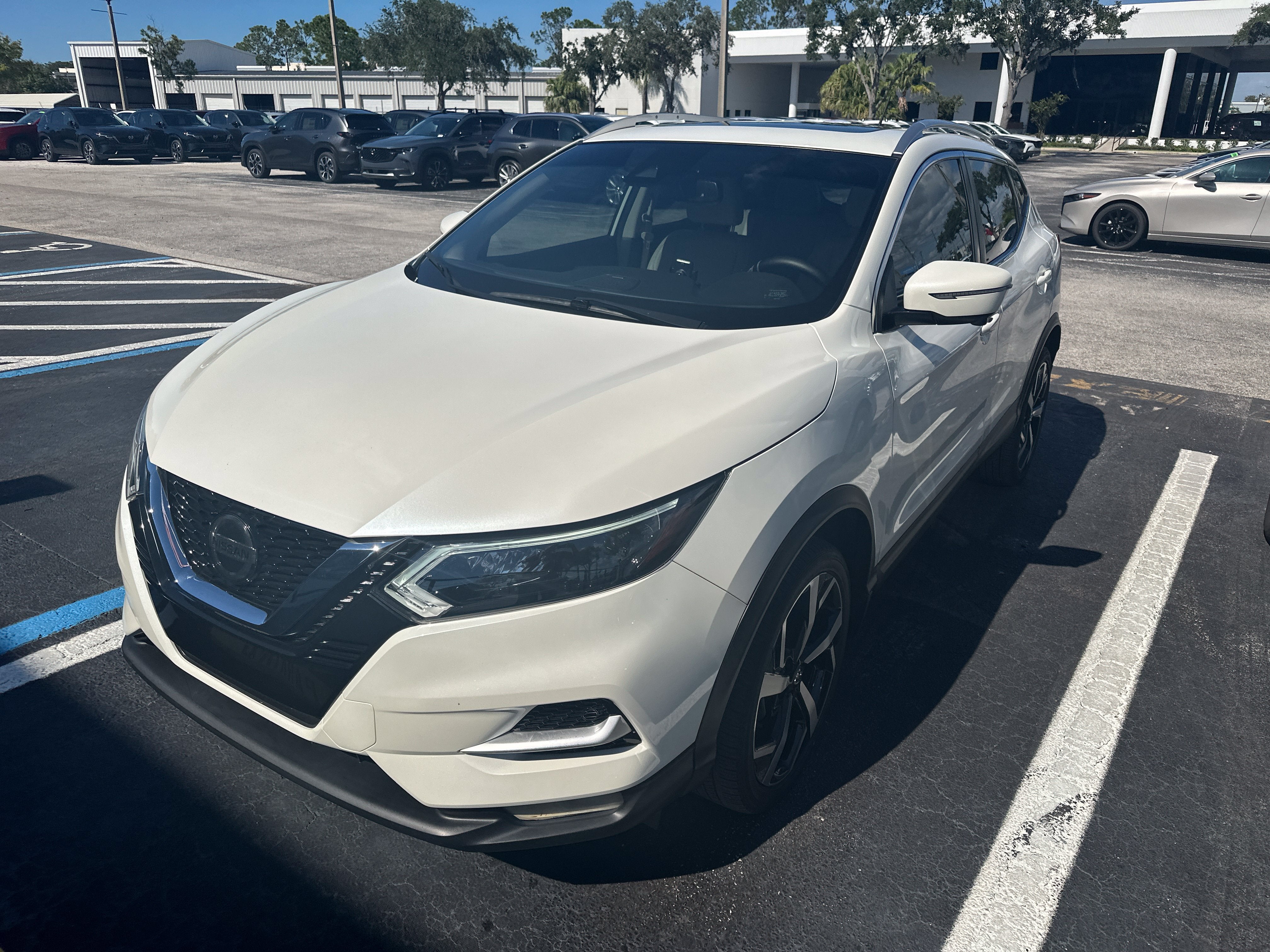 2022 Nissan Rogue Sport SL