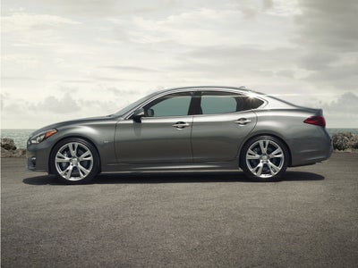 2017 INFINITI Q70 3.7