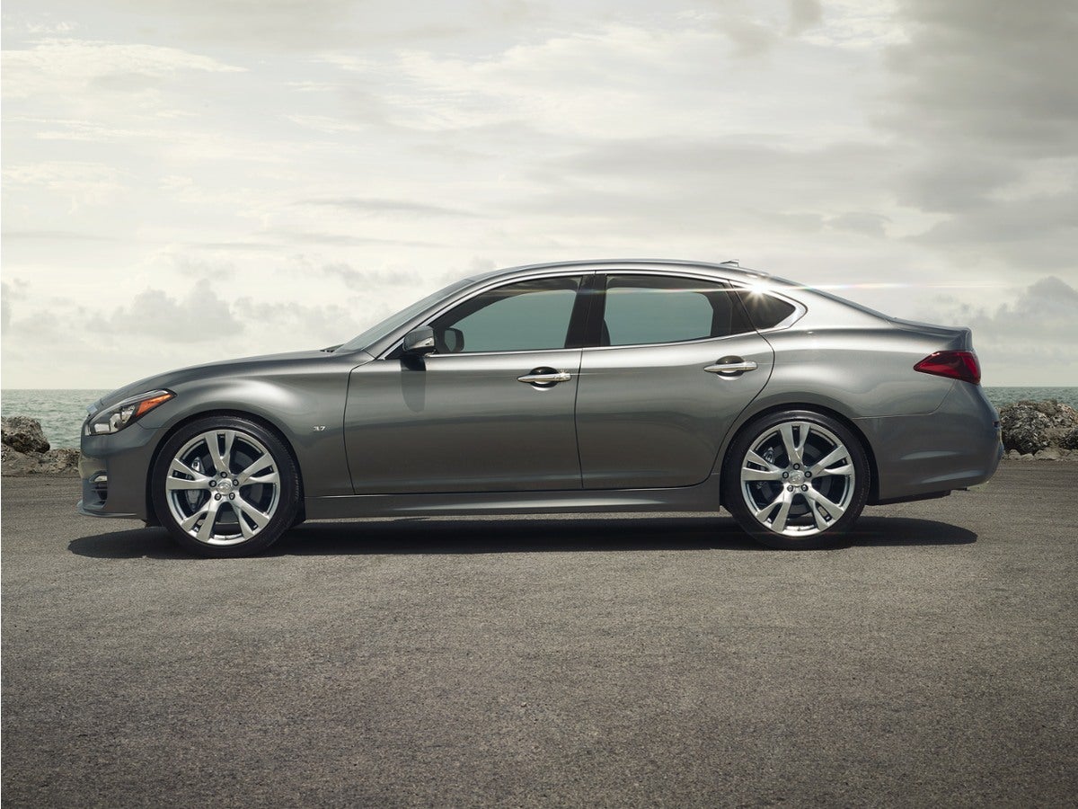 2017 INFINITI Q70 3.7