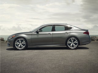 2017 INFINITI Q70 3.7
