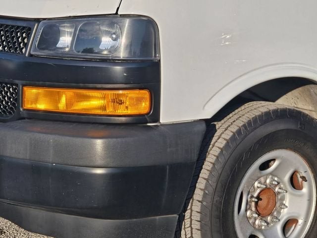 2021 Chevrolet Express Passenger 3500 LS