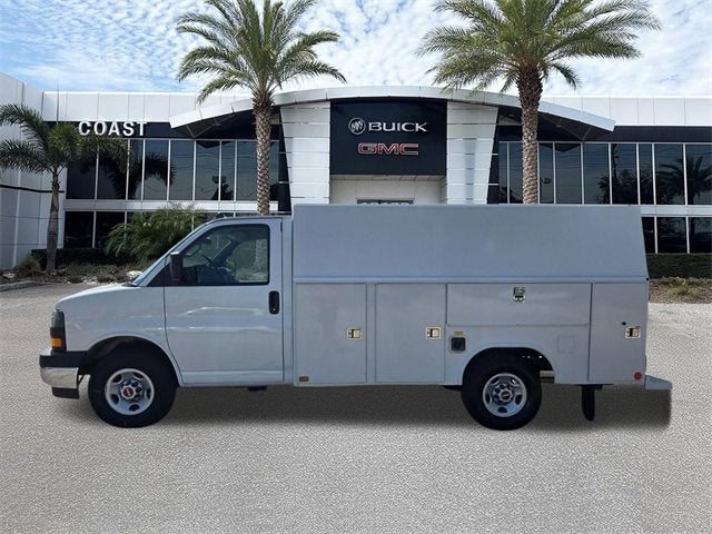 2025 GMC Savana Cutaway 3500 1WT