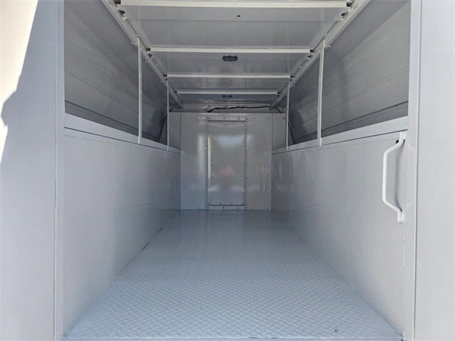 2025 GMC Savana Cutaway 3500 1WT