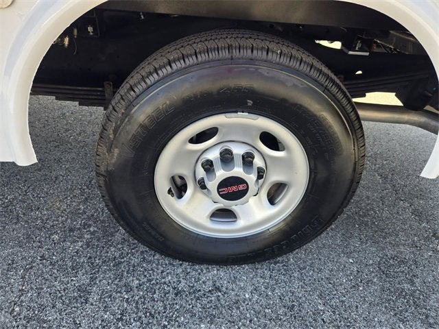 2025 GMC Savana Cutaway 3500 1WT