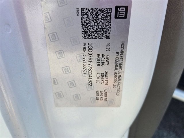 2025 GMC Savana Cutaway 3500 1WT