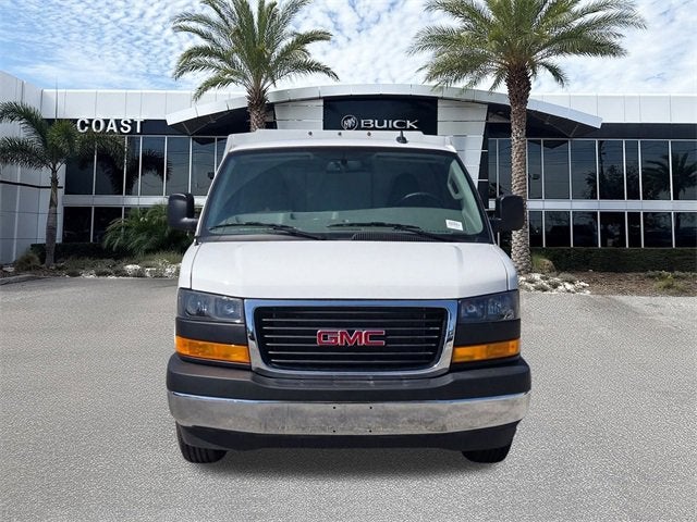 2025 GMC Savana Cutaway 3500 1WT