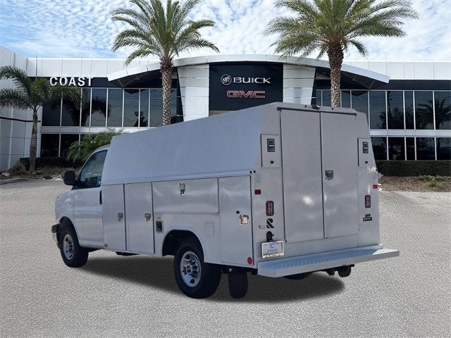 2025 GMC Savana Cutaway 3500 1WT