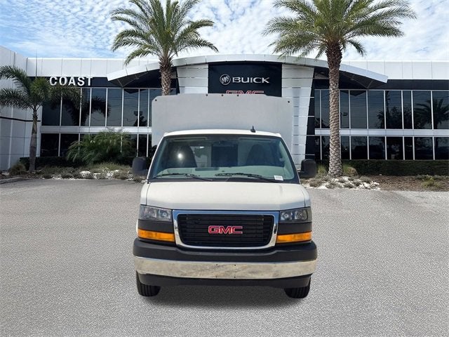 2025 GMC Savana Cutaway 3500 1WT