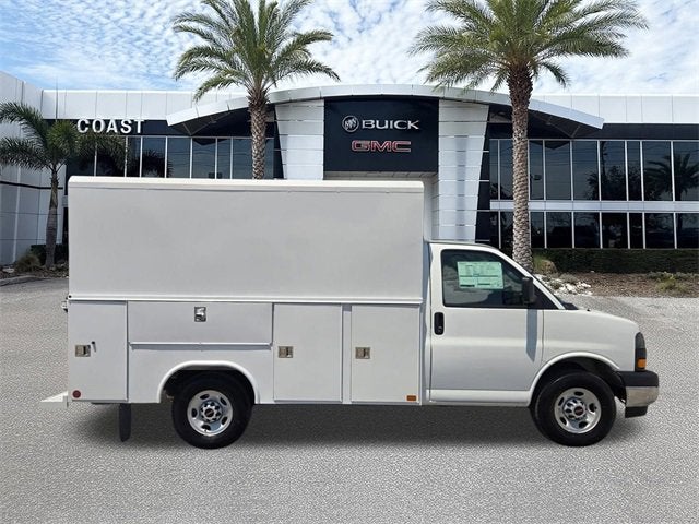 2025 GMC Savana Cutaway 3500 1WT