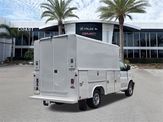 2025 GMC Savana Cutaway 3500 1WT
