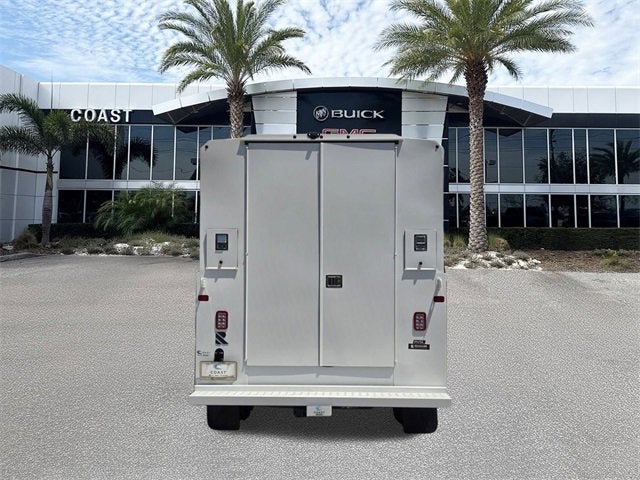 2025 GMC Savana Cutaway 3500 1WT