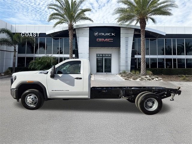 2026 GMC Sierra 3500 HD Chassis Cab Pro