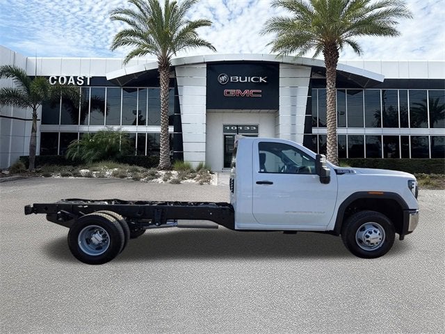 2026 GMC Sierra 3500 HD Chassis Cab Pro