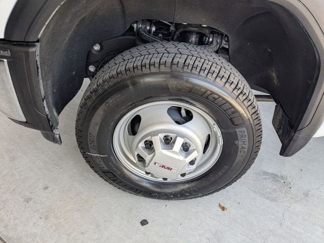 2025 GMC Sierra 3500 HD Chassis Cab Pro