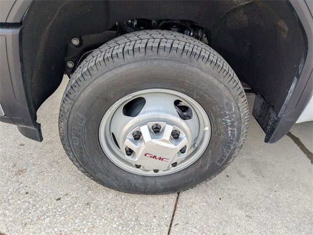 2025 GMC Sierra 3500 HD Chassis Cab Pro