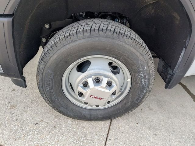 2025 GMC Sierra 3500 HD Chassis Cab Pro