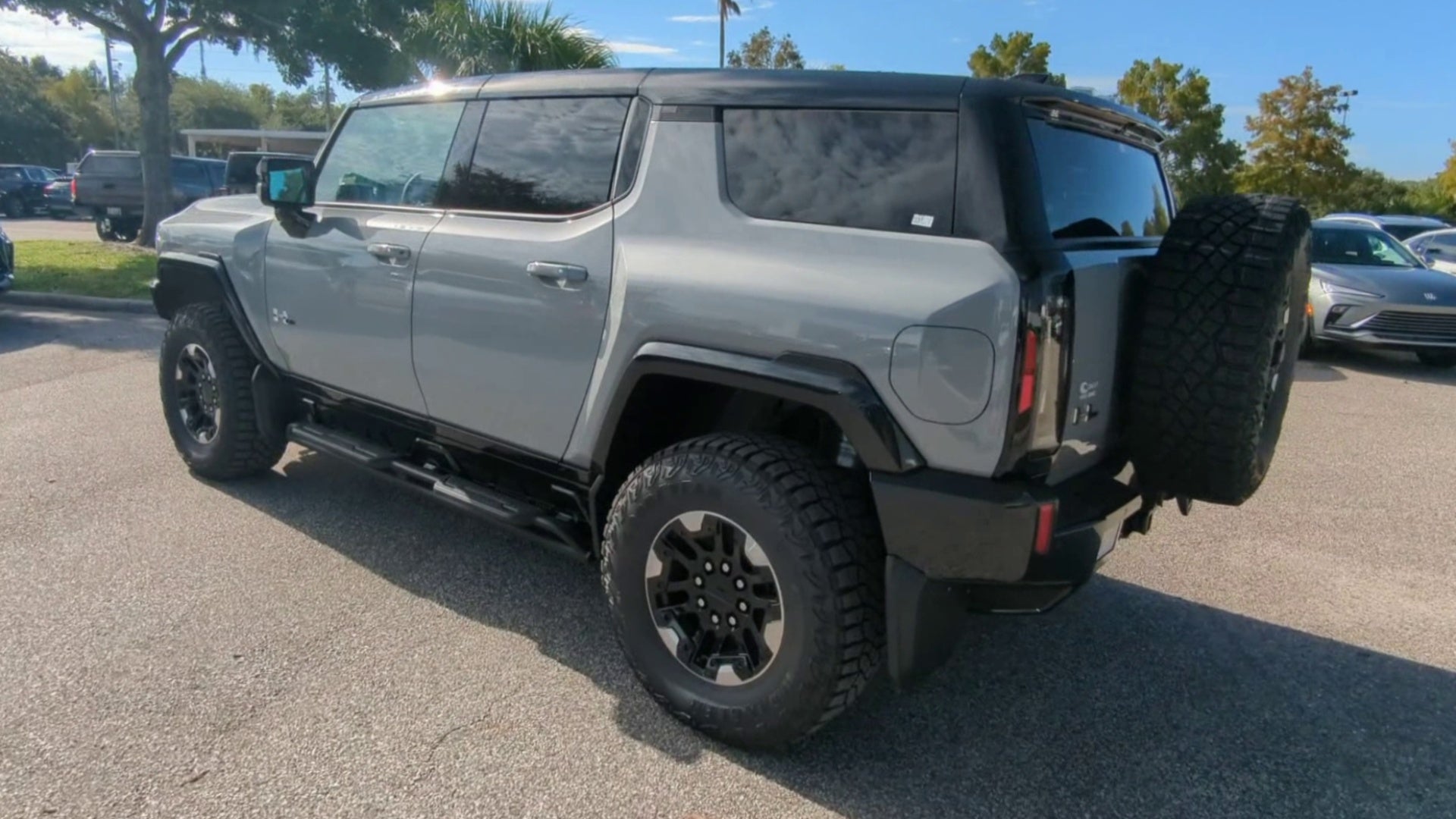 2024 GMC HUMMER EV SUV 2X