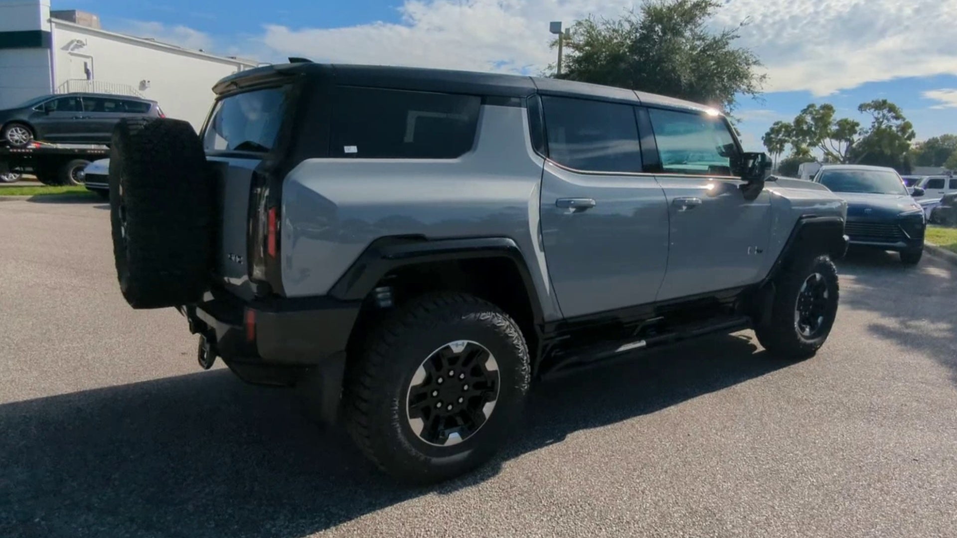 2024 GMC HUMMER EV SUV 2X