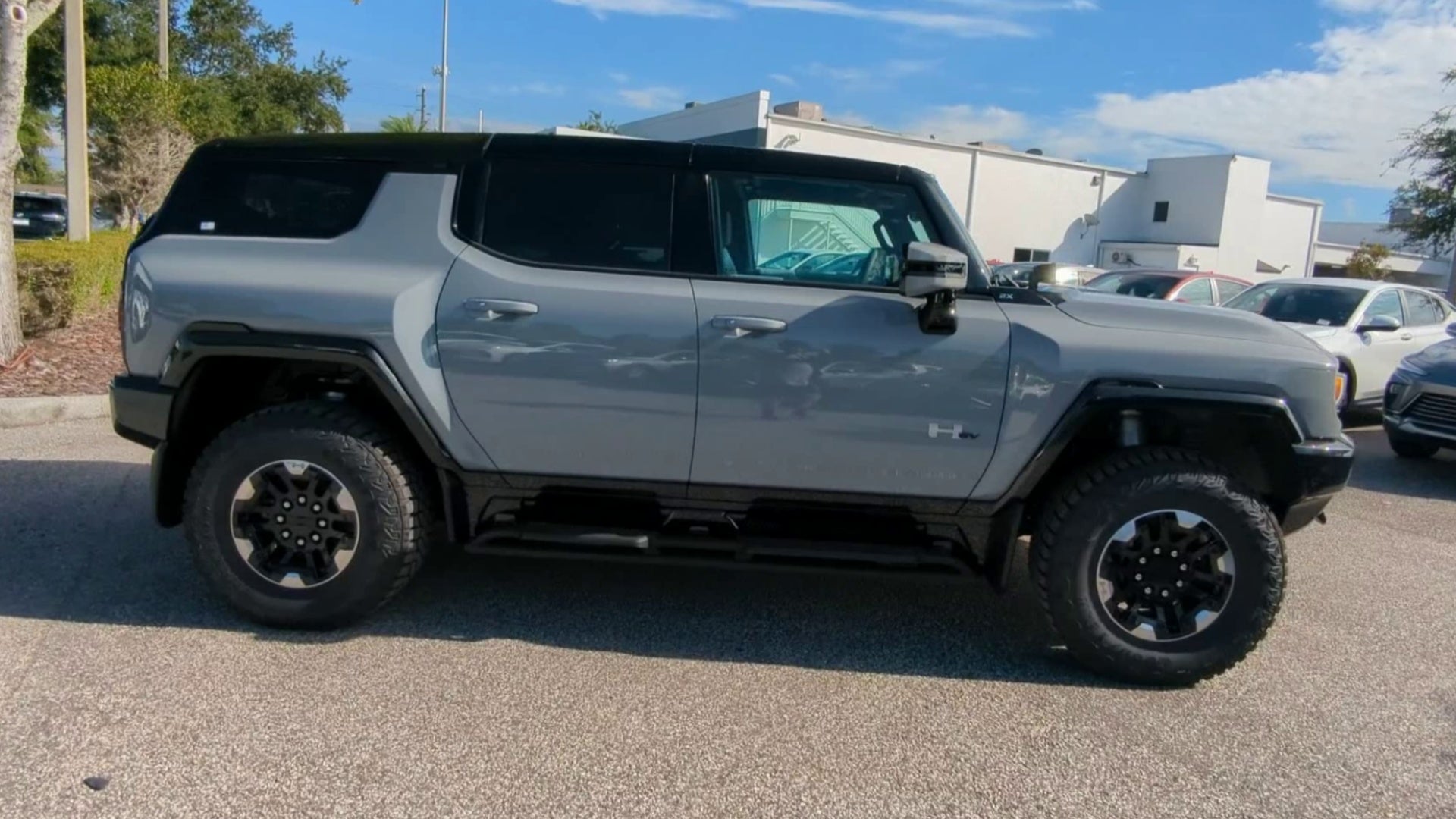 2024 GMC HUMMER EV SUV 2X