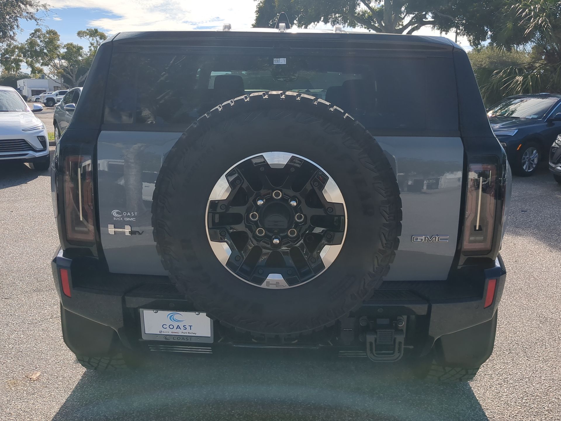 2024 GMC HUMMER EV SUV 2X