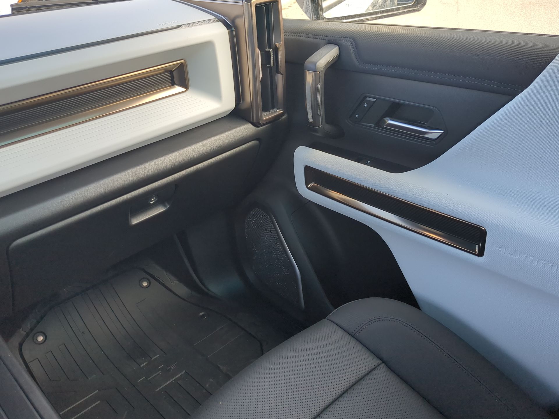 2024 GMC HUMMER EV SUV 2X