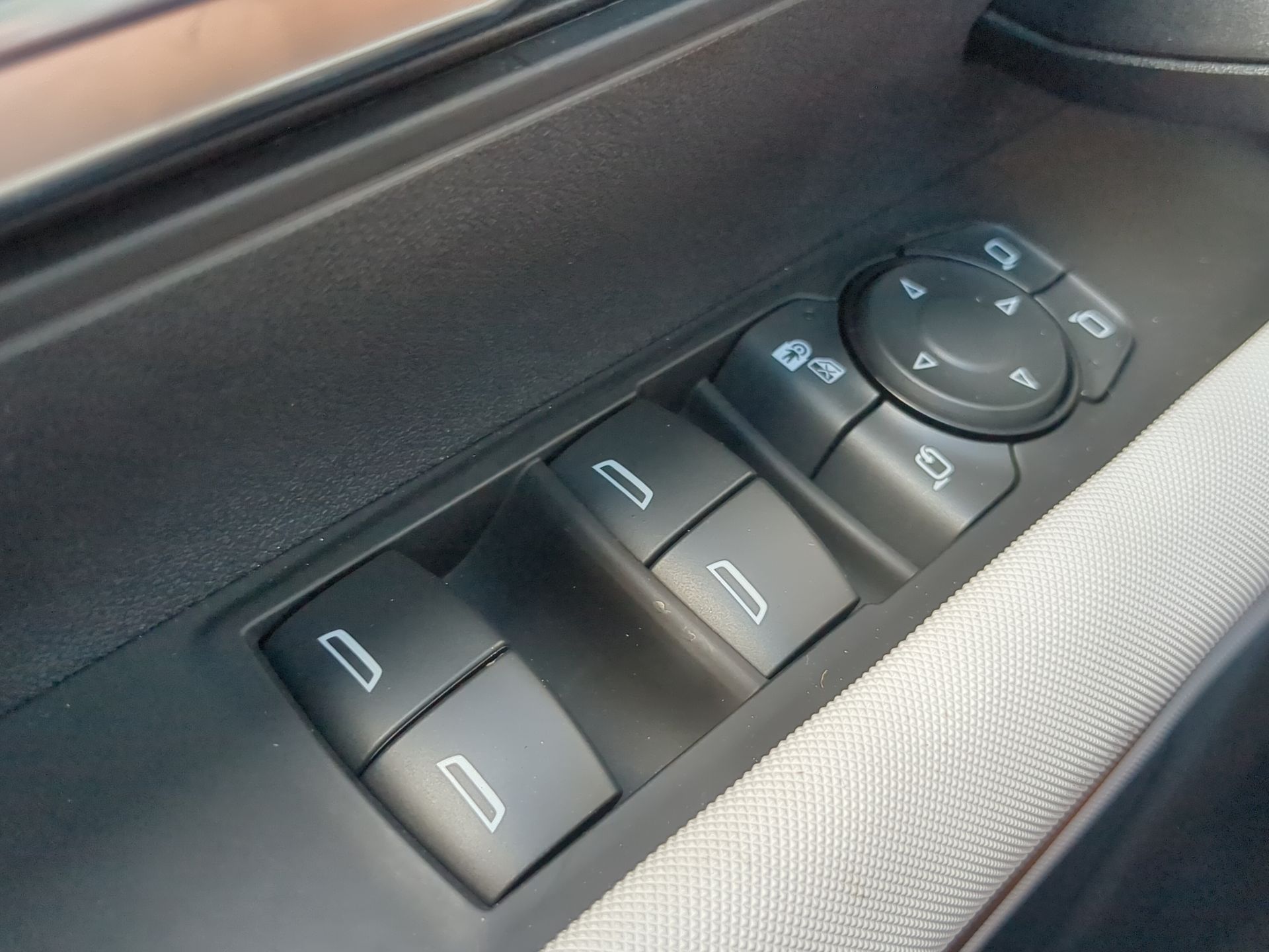 2024 GMC HUMMER EV SUV 2X