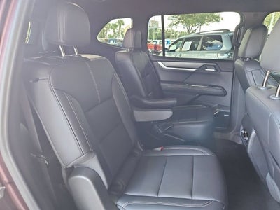2025 GMC Acadia Elevation