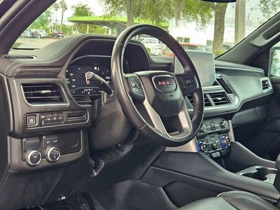 2022 GMC Yukon XL SLT