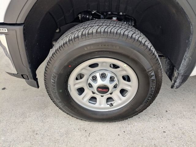 2025 GMC Sierra 2500 HD Pro