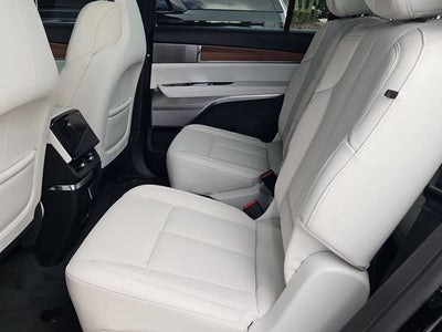 2027 Cadillac VISTIQ Luxury