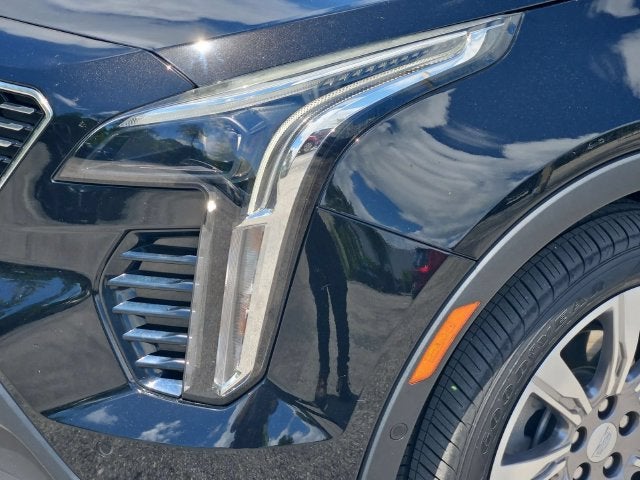 2022 Cadillac XT4 FWD Premium Luxury