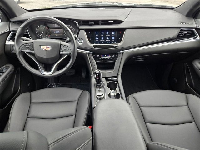 2025 Cadillac XT6 Luxury