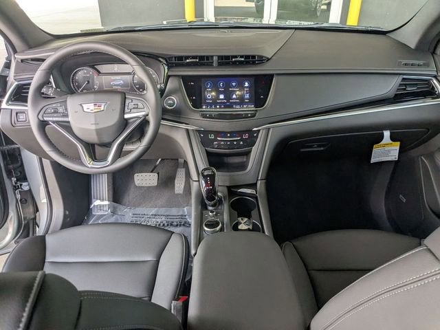 2025 Cadillac XT6 Luxury