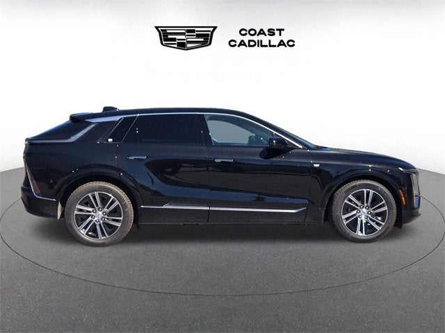 2025 Cadillac LYRIQ Luxury 1