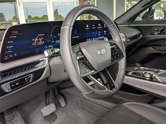 2025 Cadillac LYRIQ Luxury 1