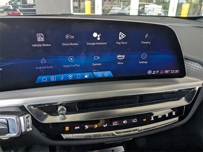 2025 Cadillac LYRIQ Luxury 1