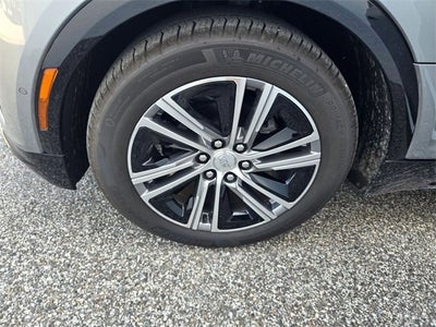 2025 Cadillac LYRIQ Luxury 1