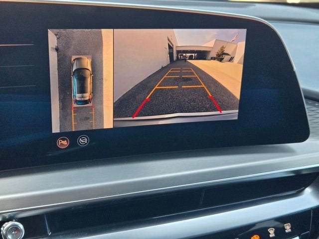 2025 Cadillac LYRIQ Luxury 1